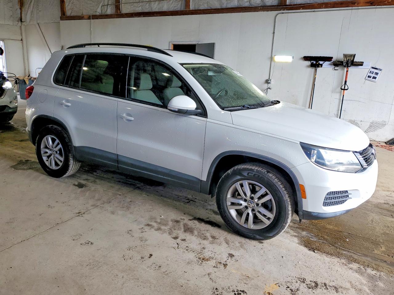 2016 VOLKSWAGEN TIGUAN