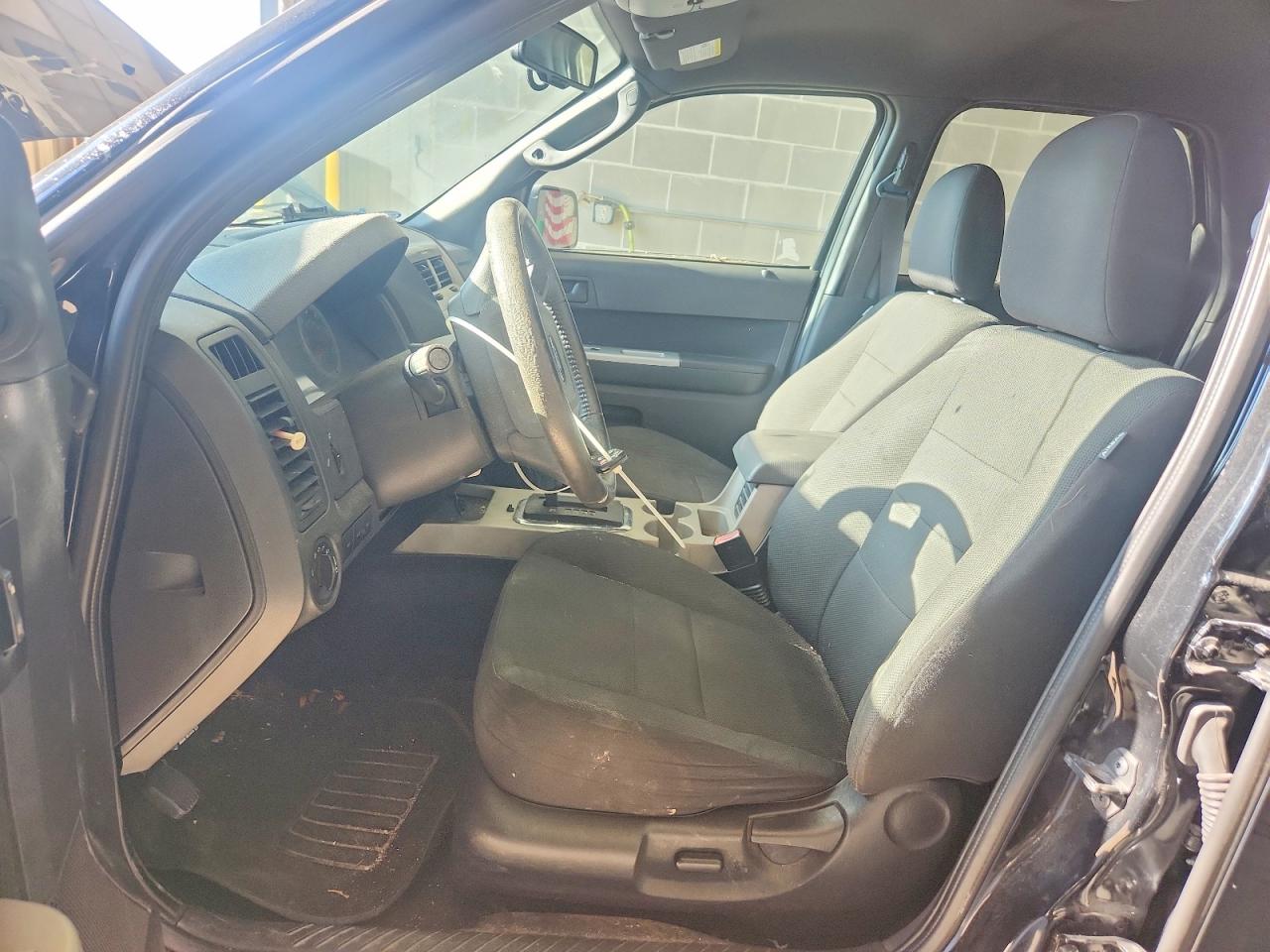 2010 FORD ESCAPE