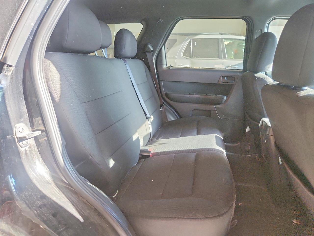 2010 FORD ESCAPE