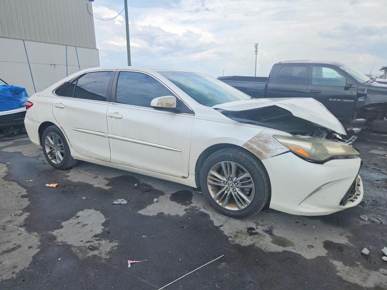 2016 TOYOTA CAMRY