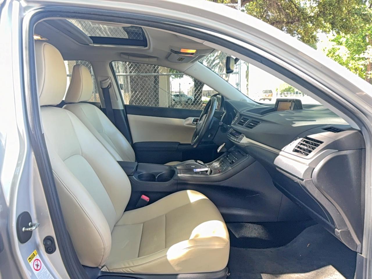 2011 LEXUS CT 200