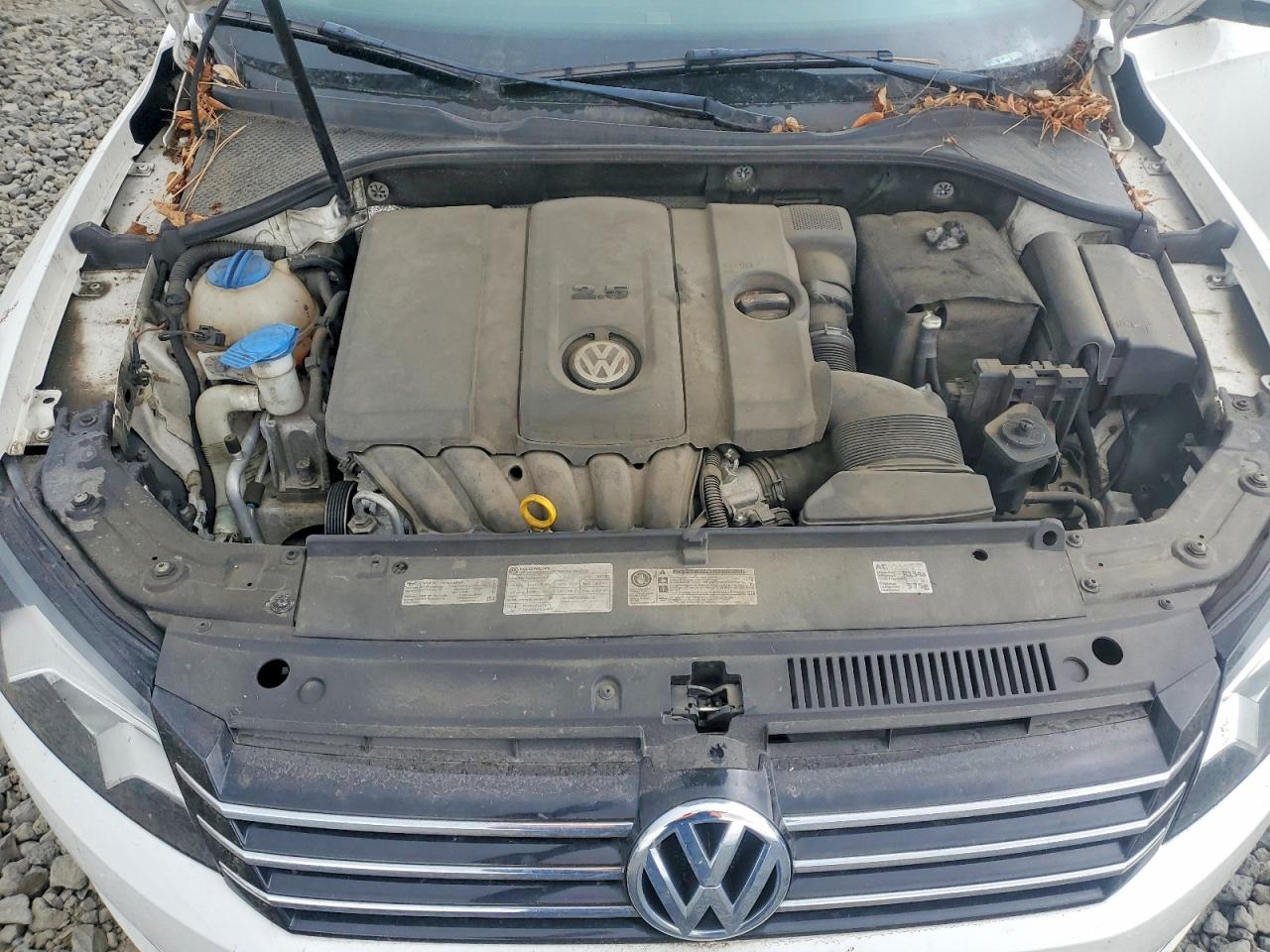 2013 VOLKSWAGEN PASSAT