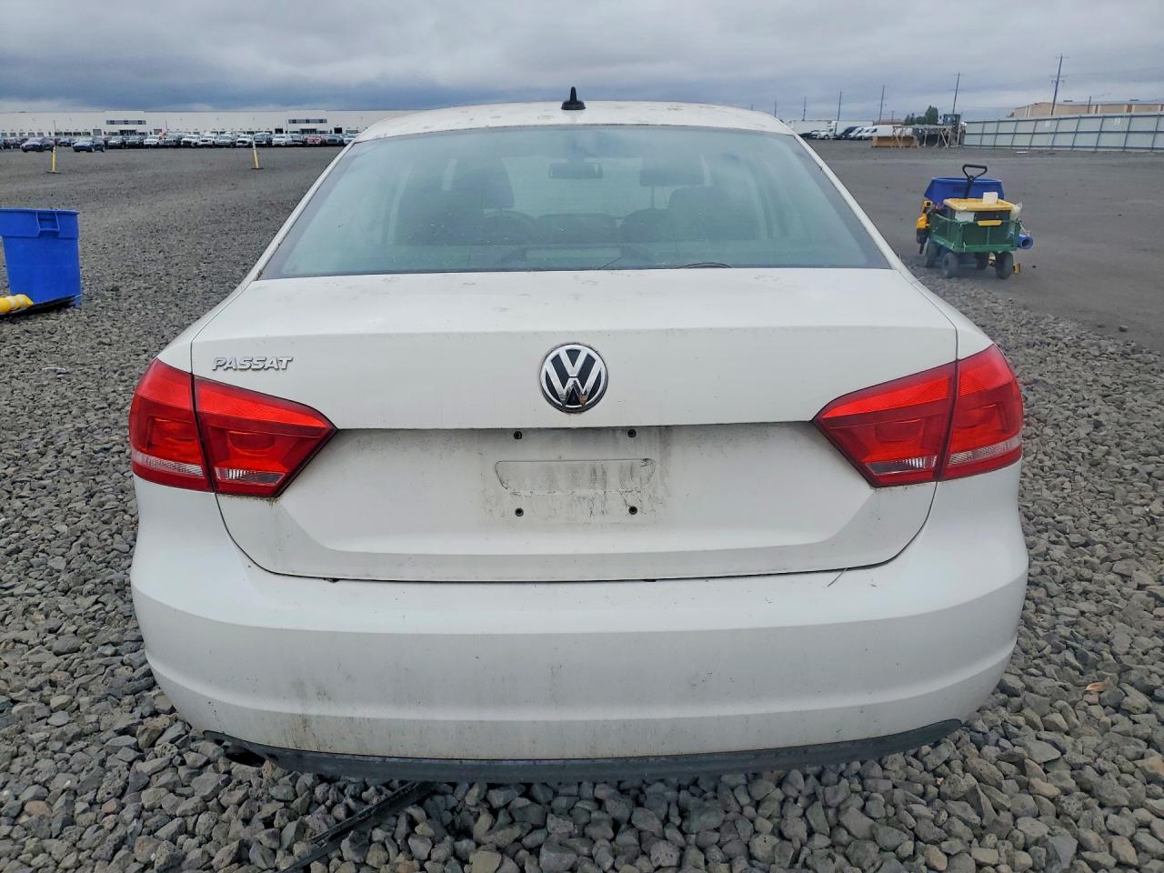 2013 VOLKSWAGEN PASSAT