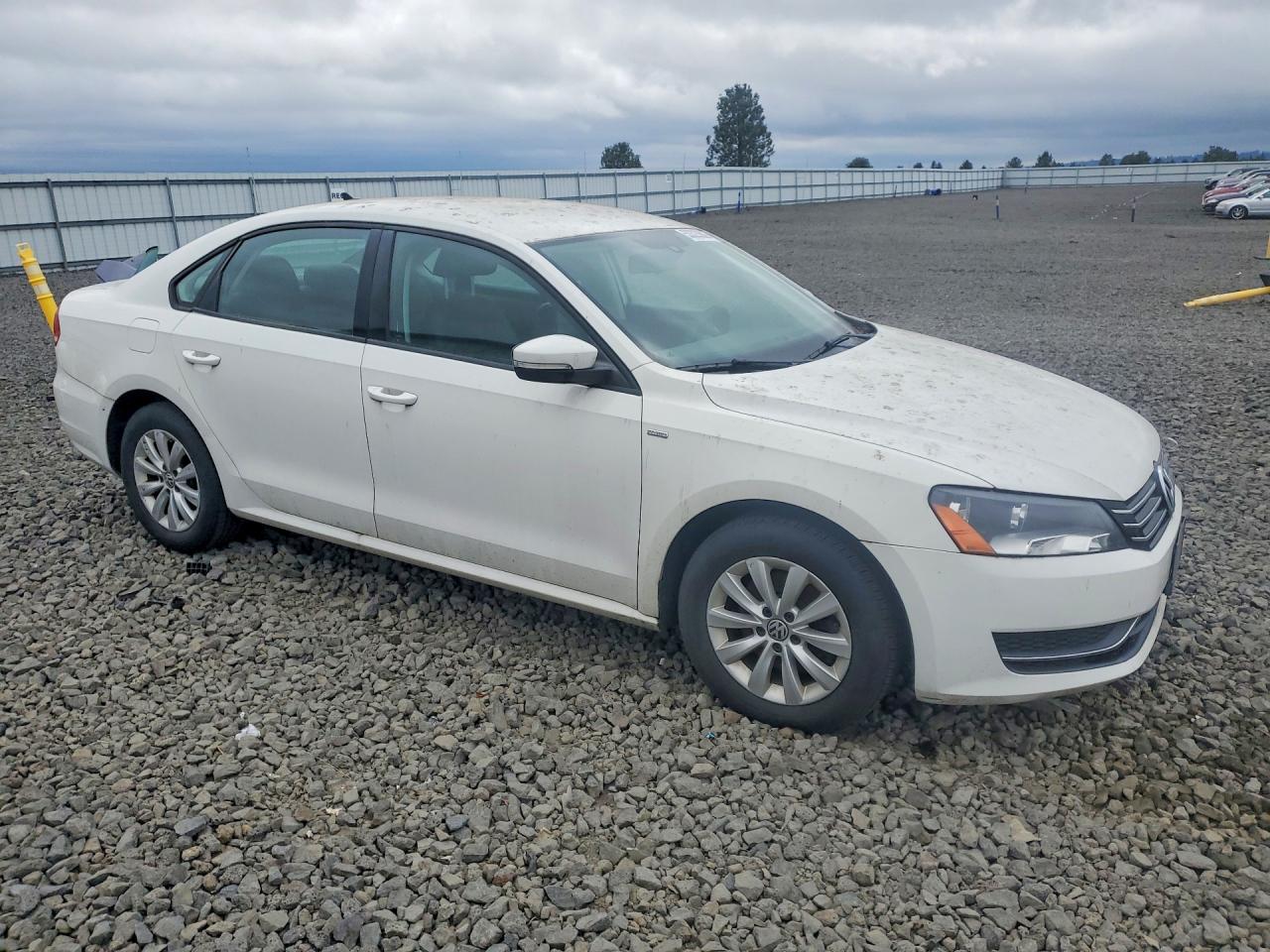 2013 VOLKSWAGEN PASSAT