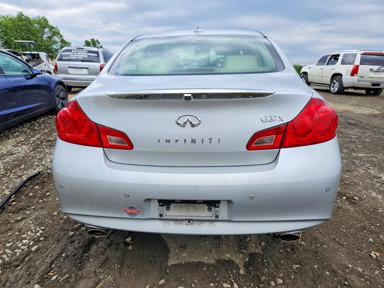 2012 INFINITI G37