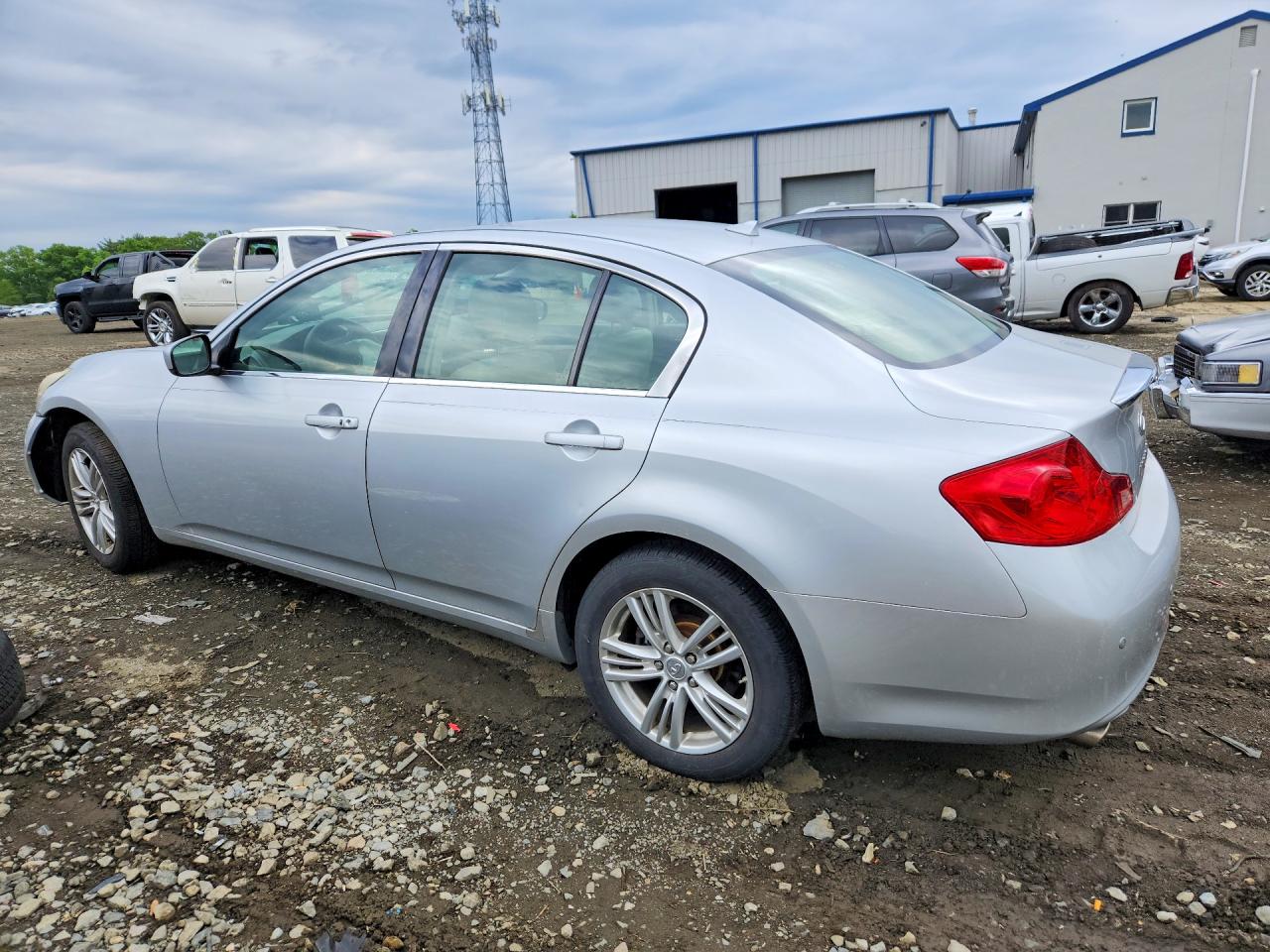 2012 INFINITI G37