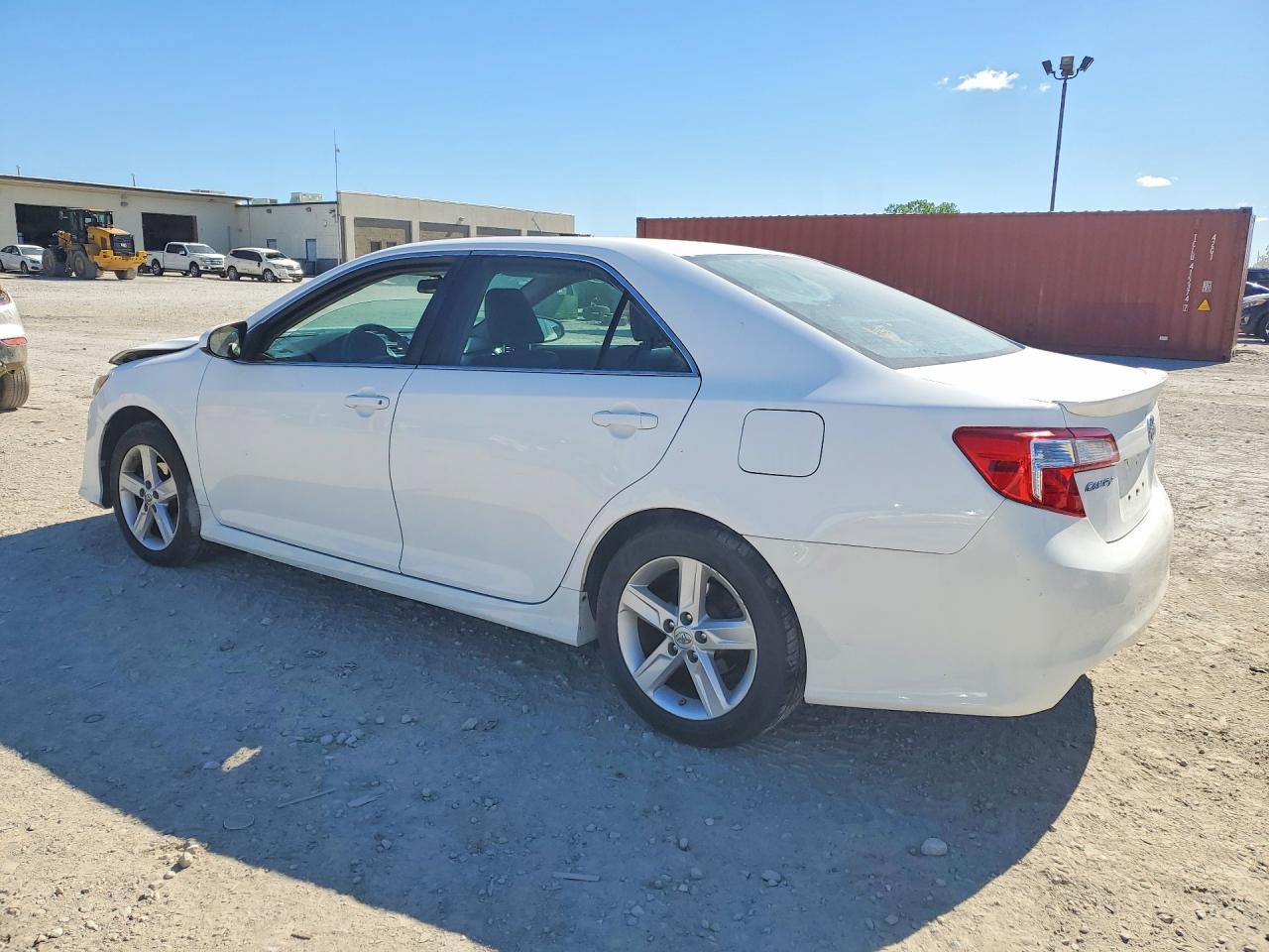 2014 TOYOTA CAMRY