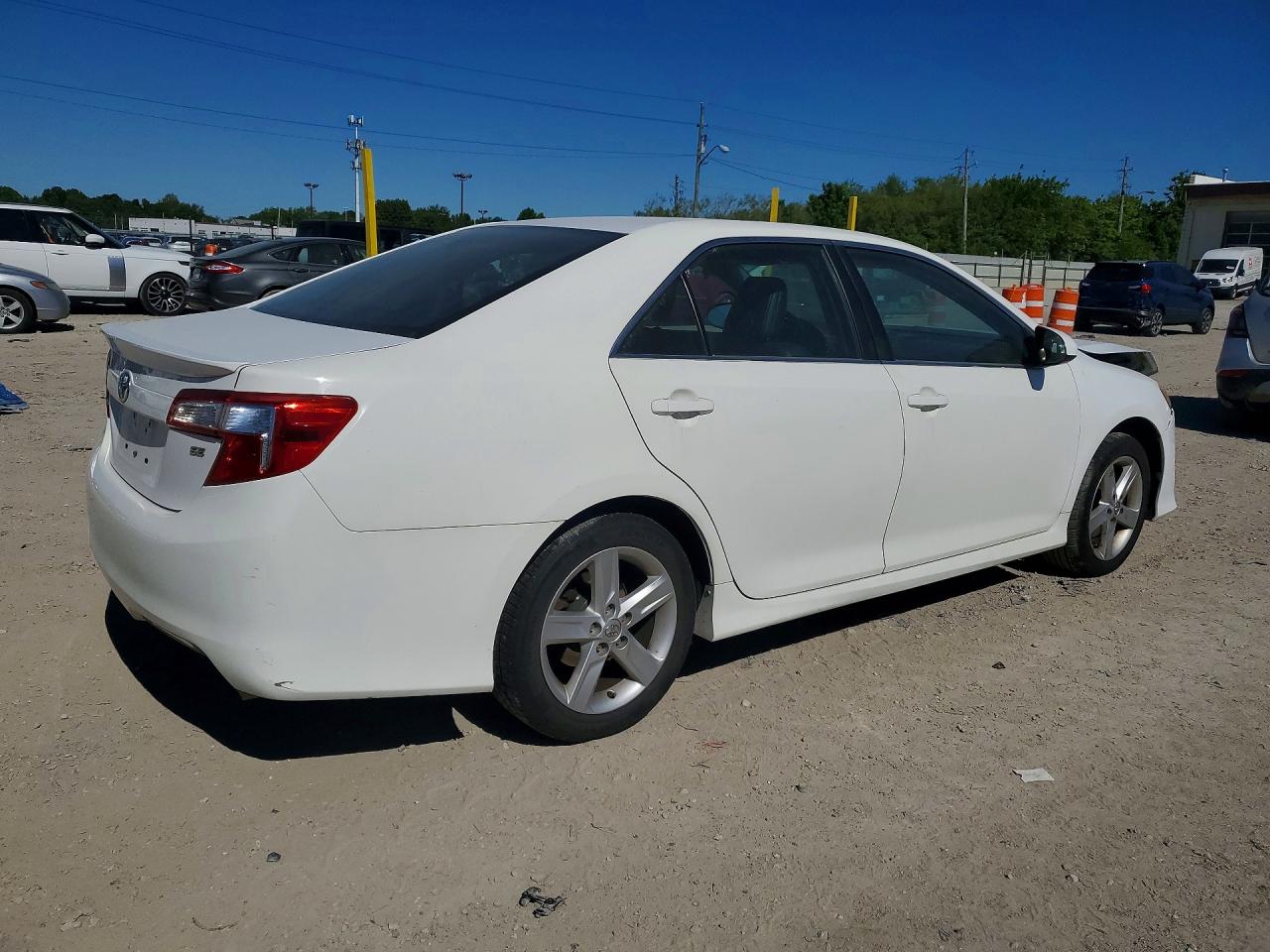 2014 TOYOTA CAMRY