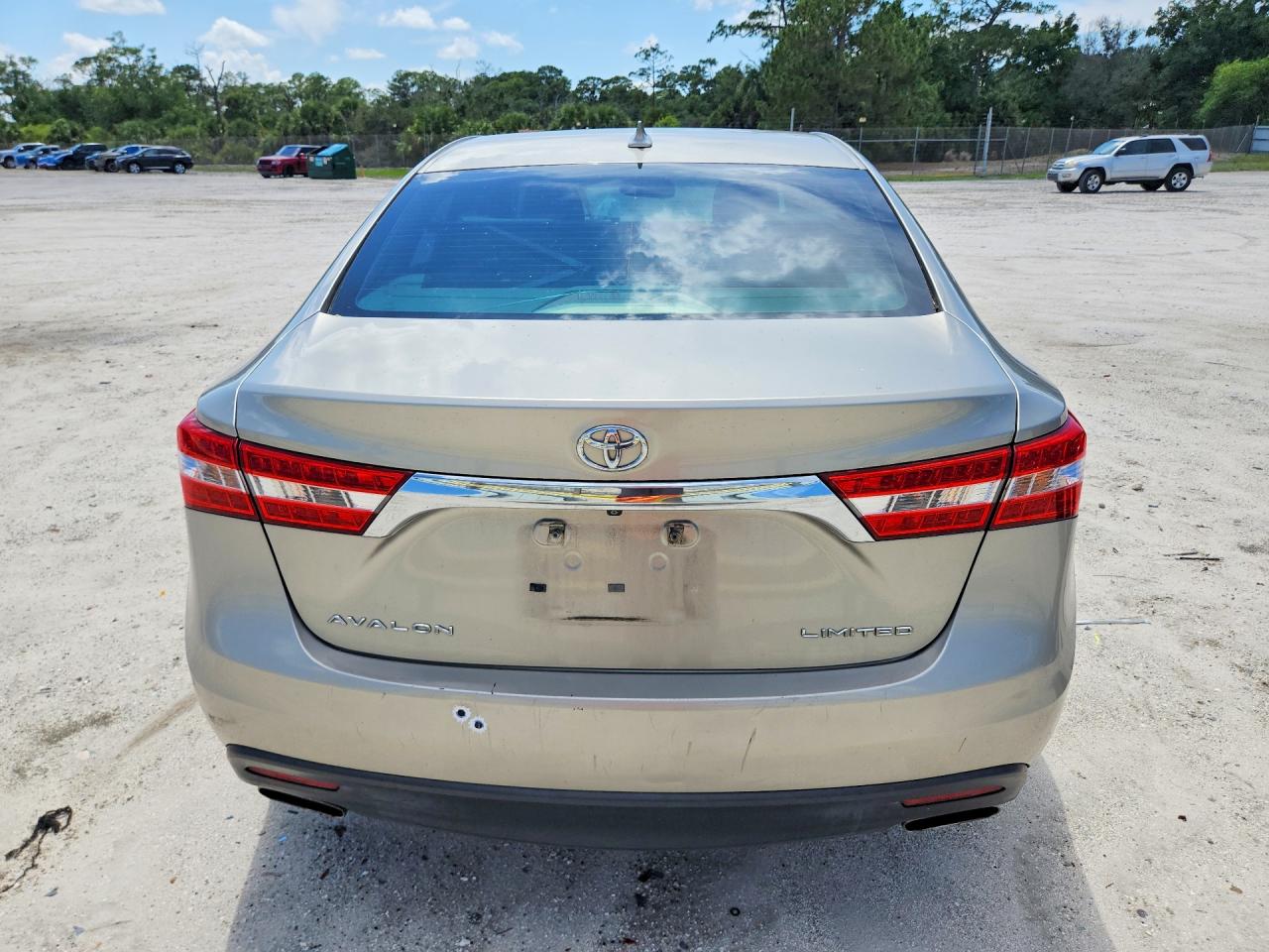 2013 TOYOTA AVALON
