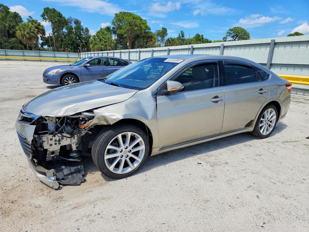2013 TOYOTA AVALON
