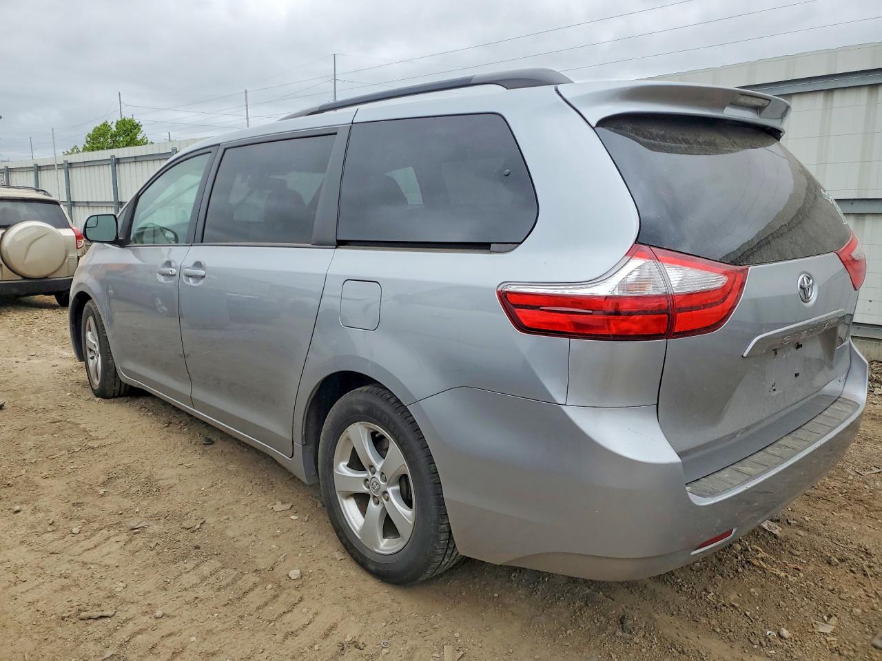 2015 TOYOTA SIENNA