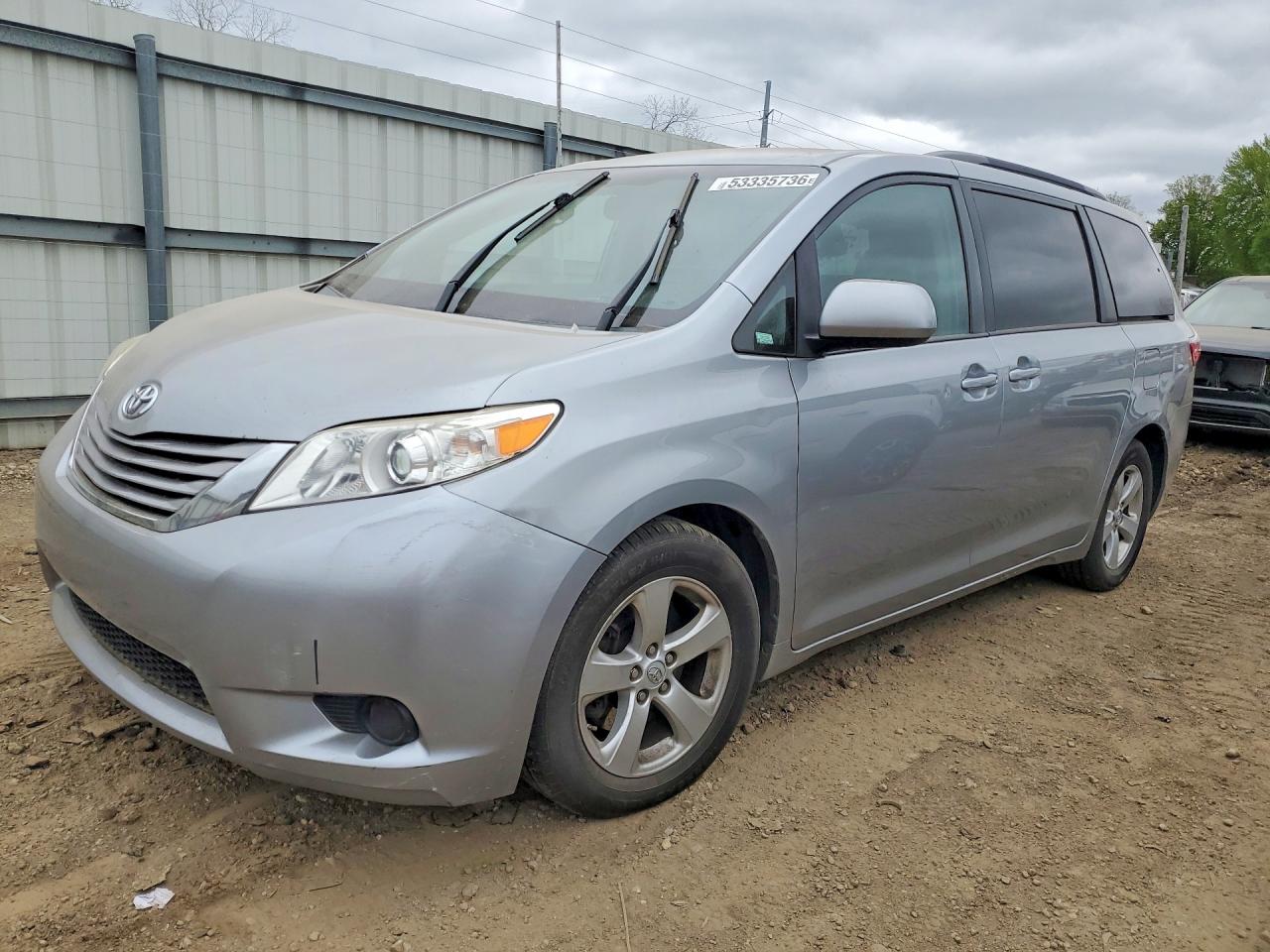 2015 TOYOTA SIENNA