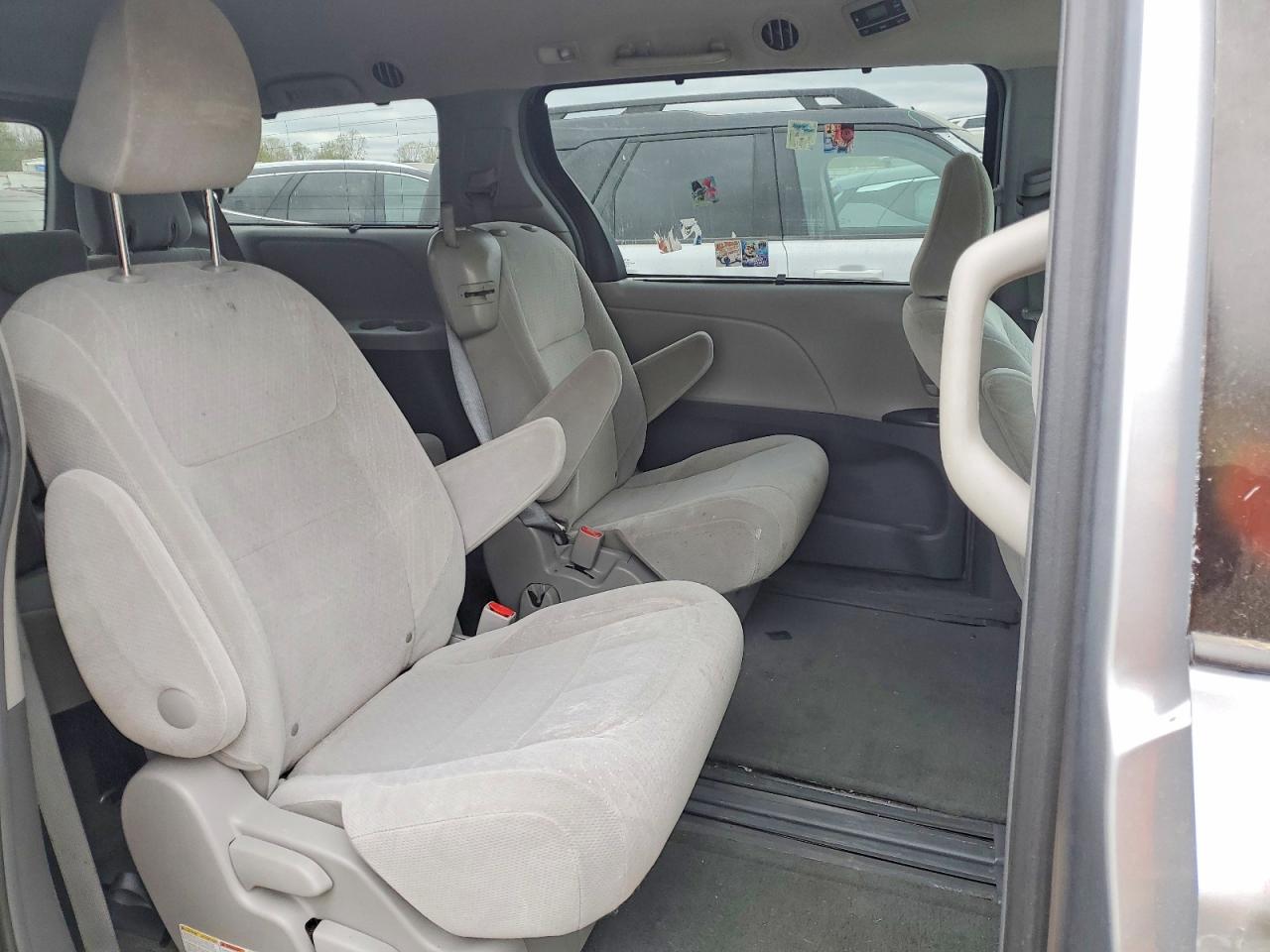 2015 TOYOTA SIENNA