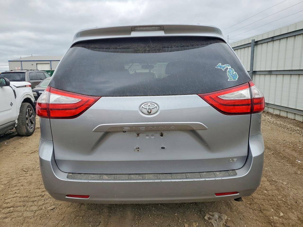 2015 TOYOTA SIENNA