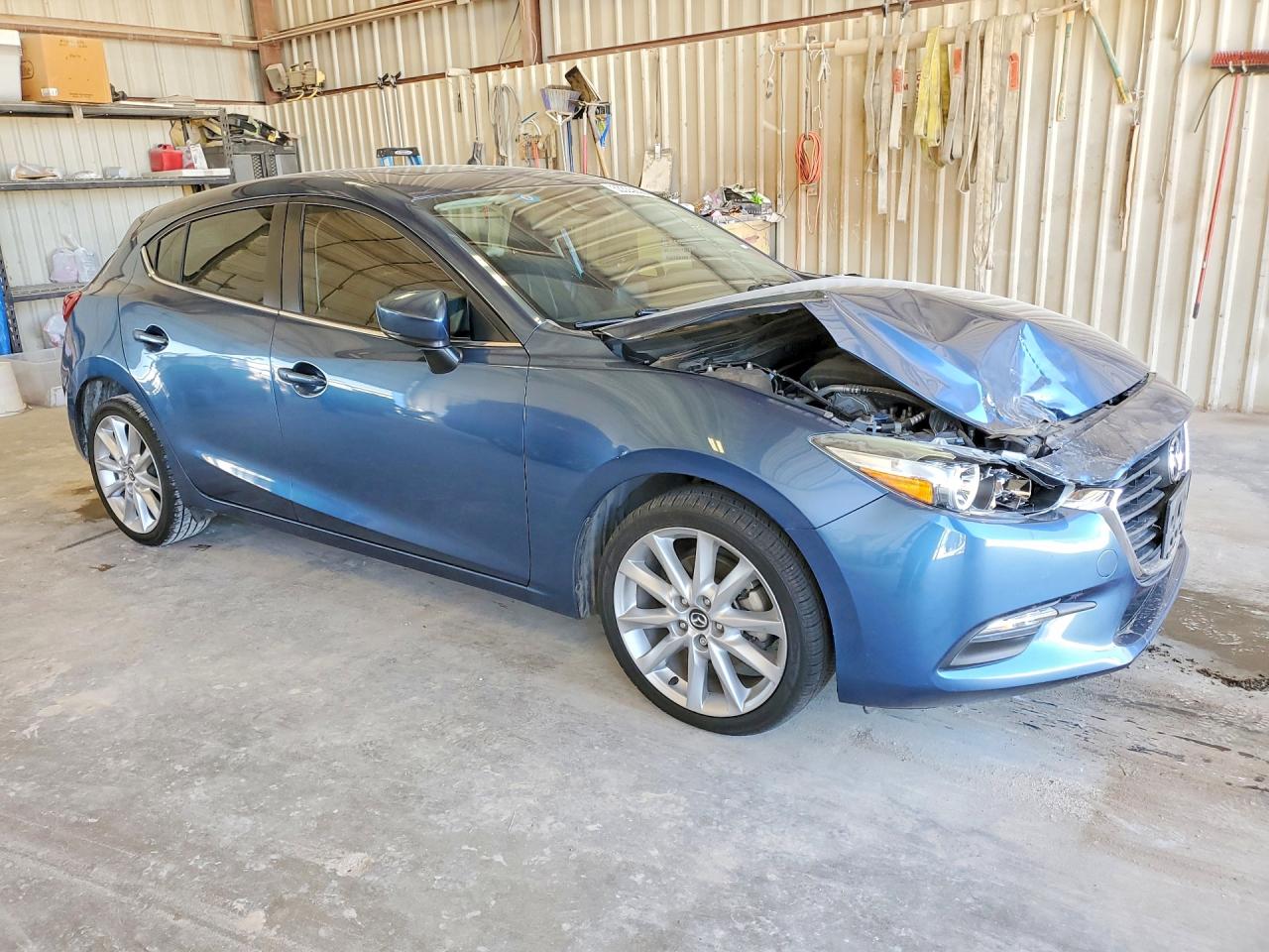 2017 MAZDA 3