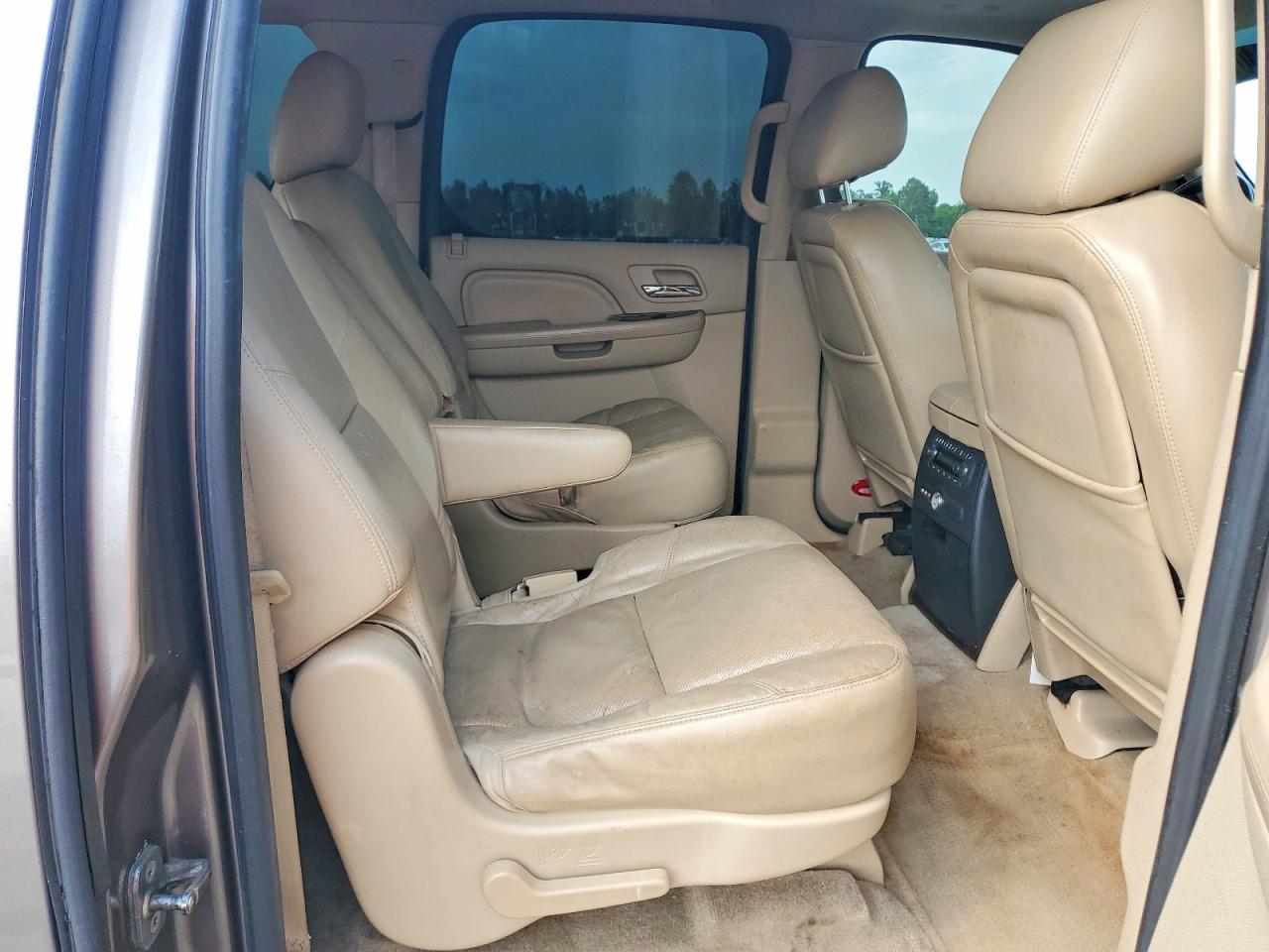 2012 CADILLAC ESCALADE