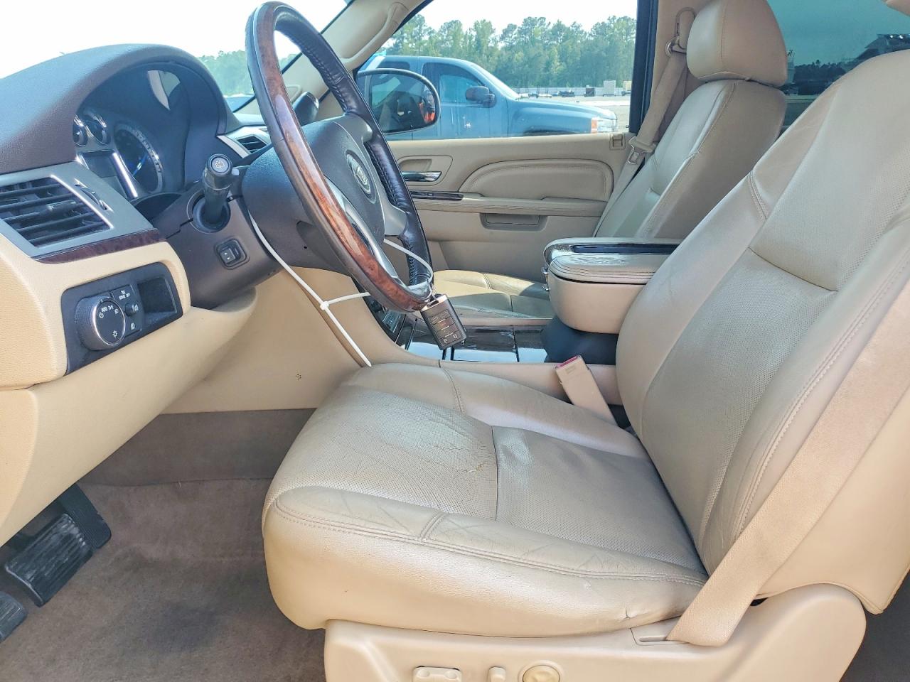 2012 CADILLAC ESCALADE