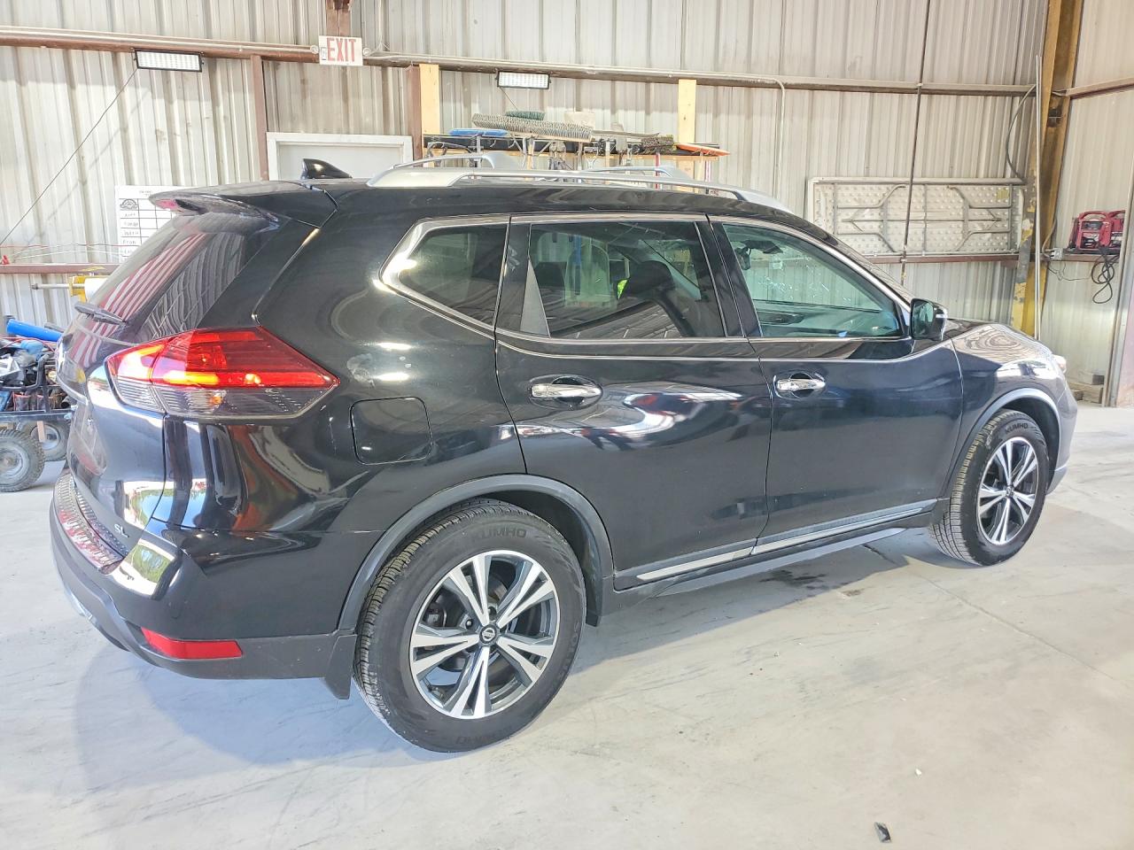 2017 NISSAN ROGUE