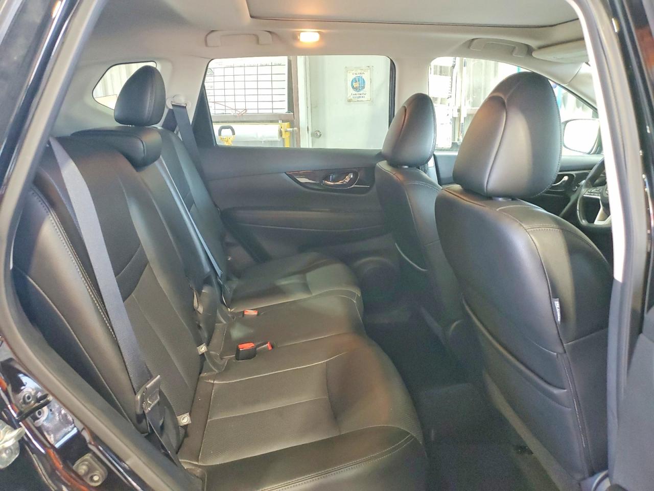 2017 NISSAN ROGUE