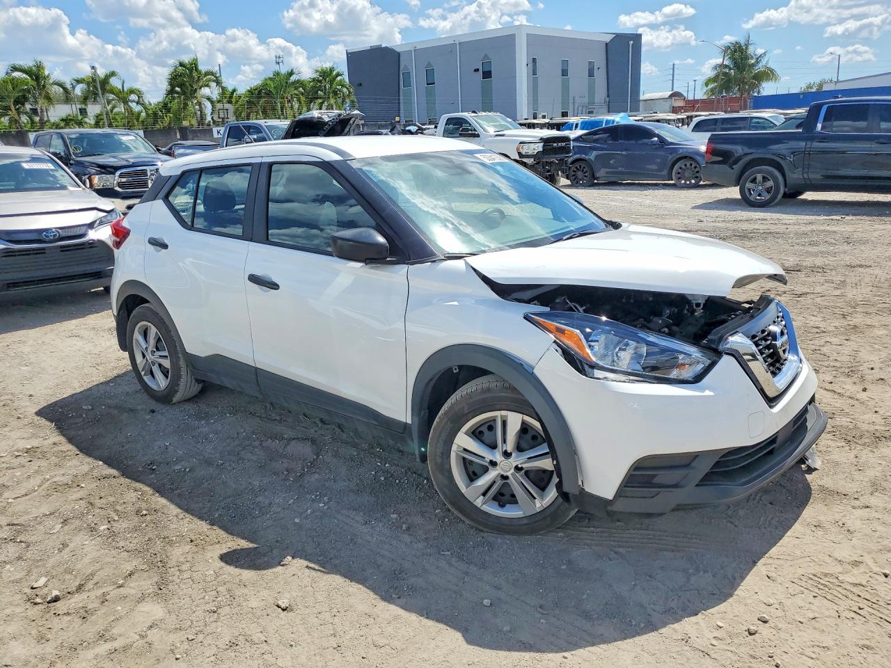 2020 NISSAN KICKS