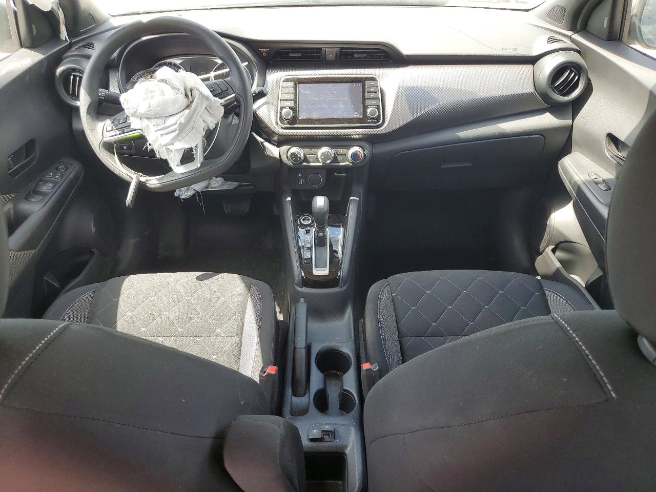 2020 NISSAN KICKS