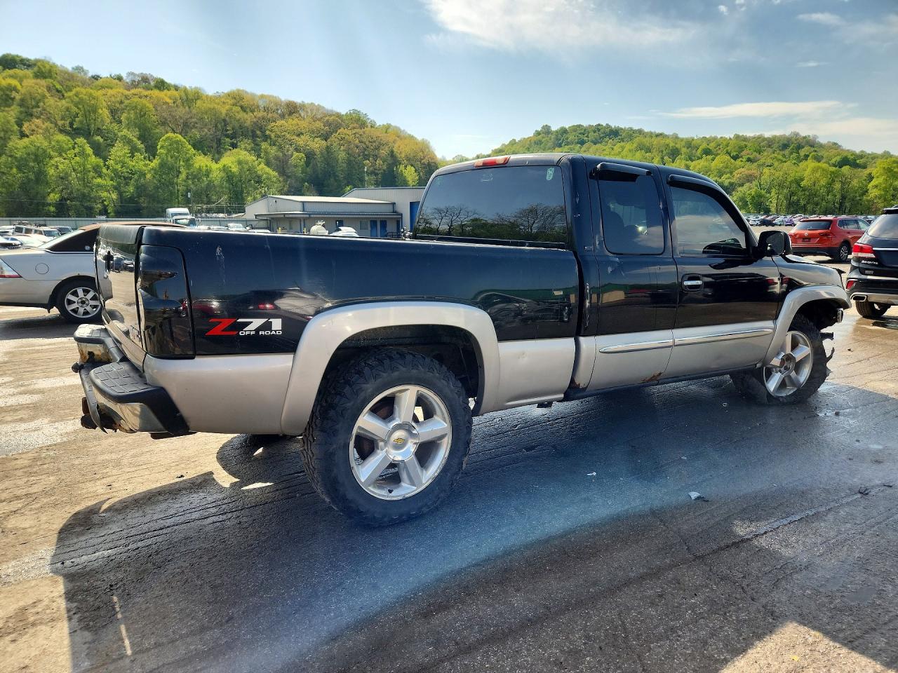 2006 GMC SIERRA