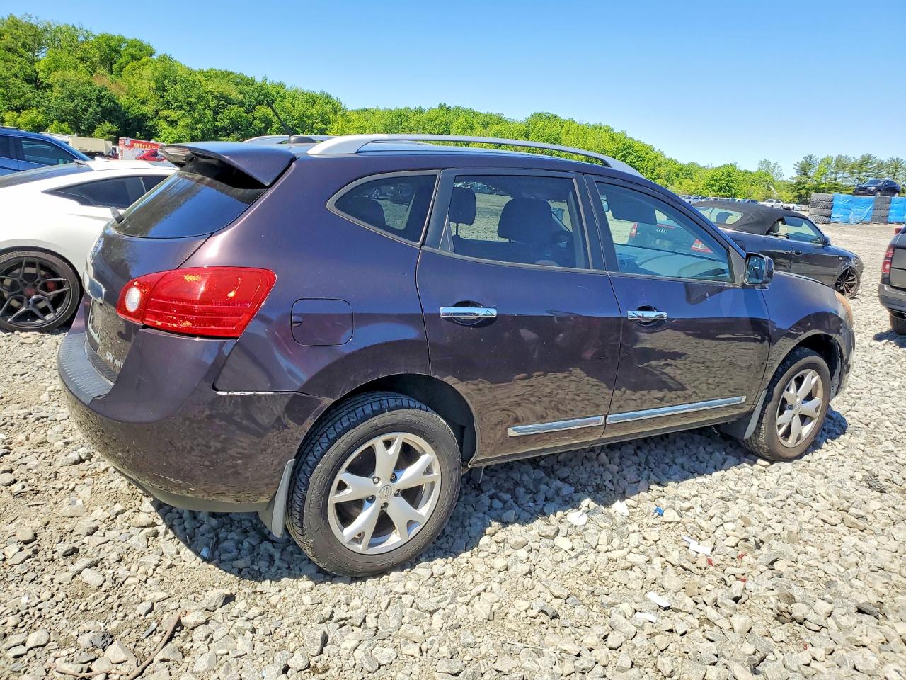 2011 NISS ROGUE