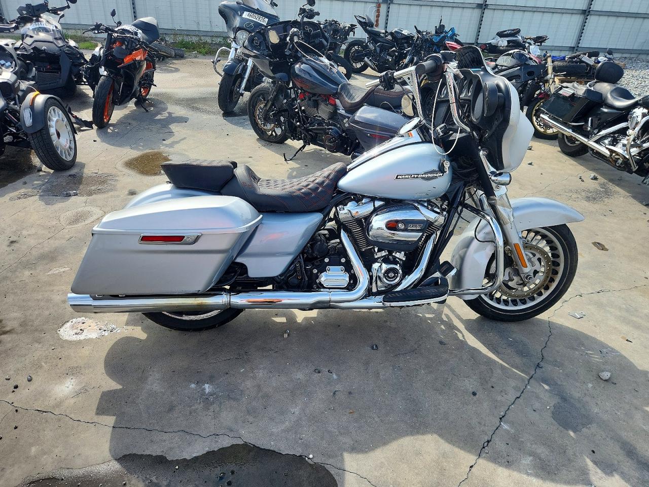 2023 HARLEY DAVIDSON FL