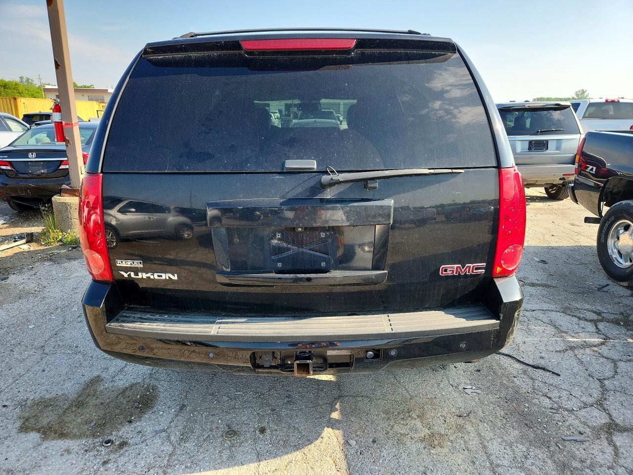 2011 GMC YUKON