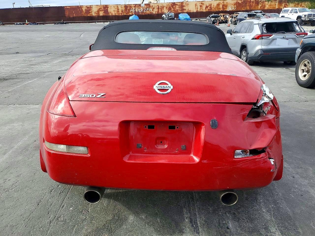 2004 NISSAN 350Z
