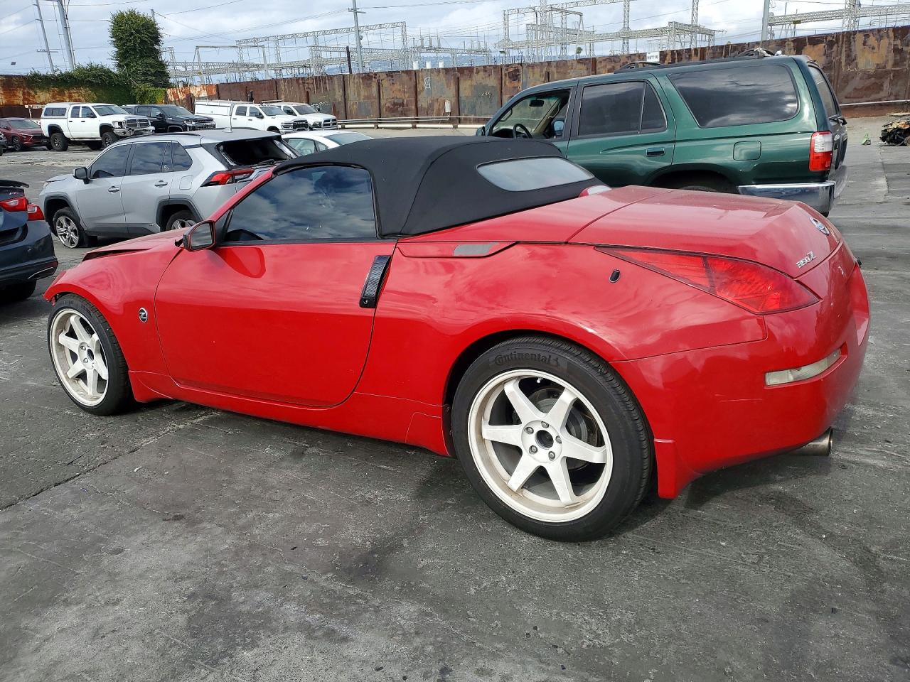 2004 NISSAN 350Z