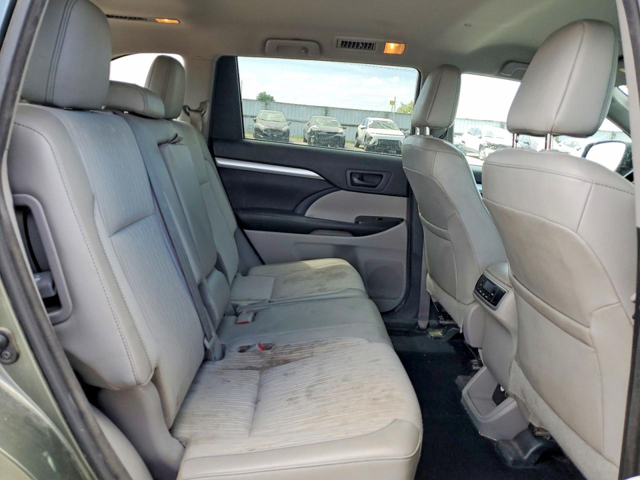 2016 TOYOTA HIGHLANDER