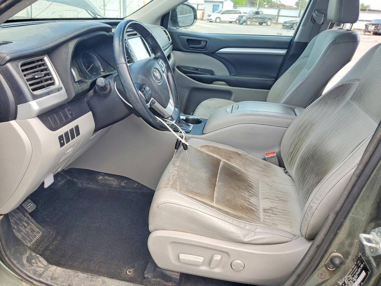 2016 TOYOTA HIGHLANDER