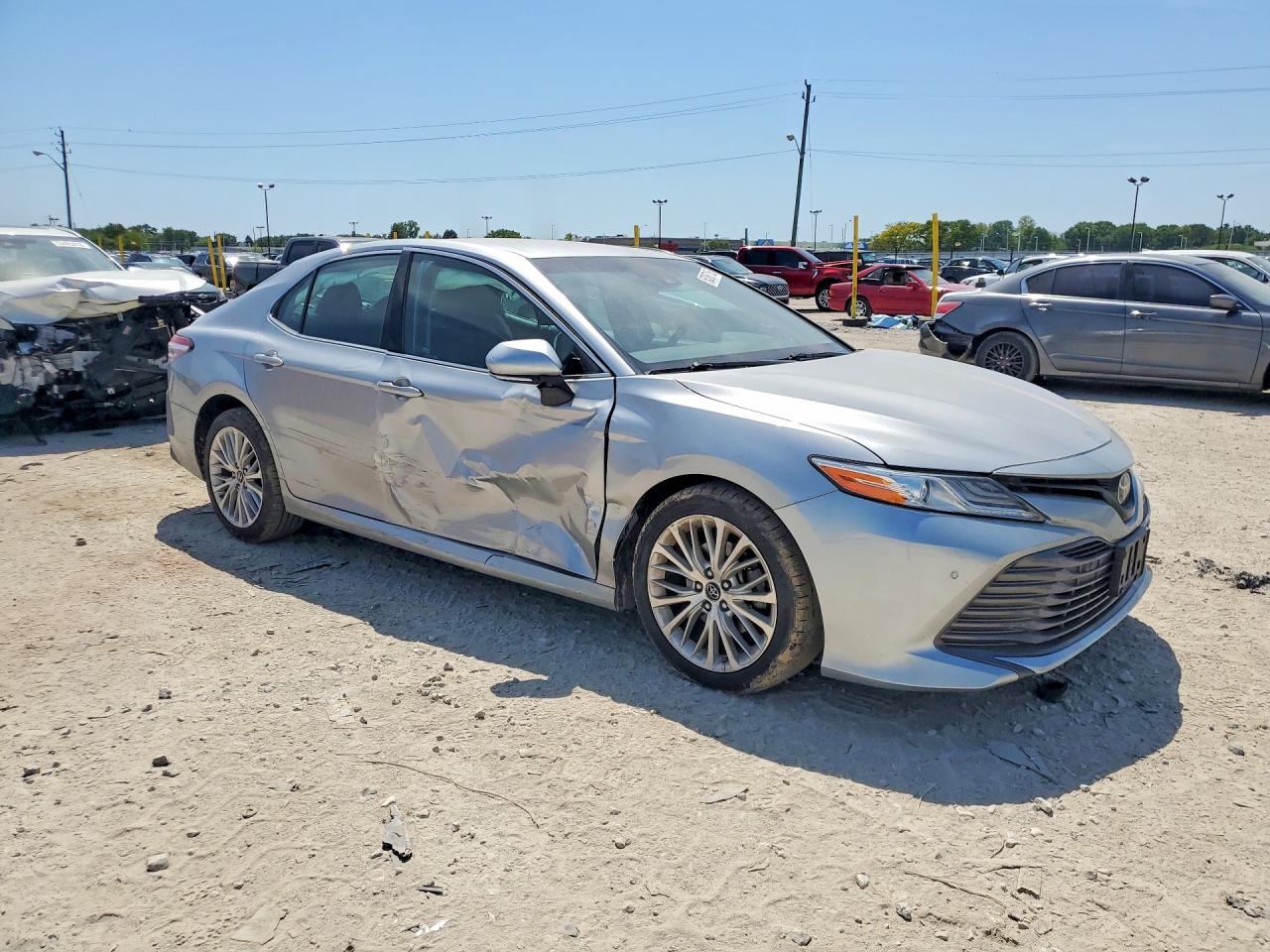 2018 TOYOTA CAMRY