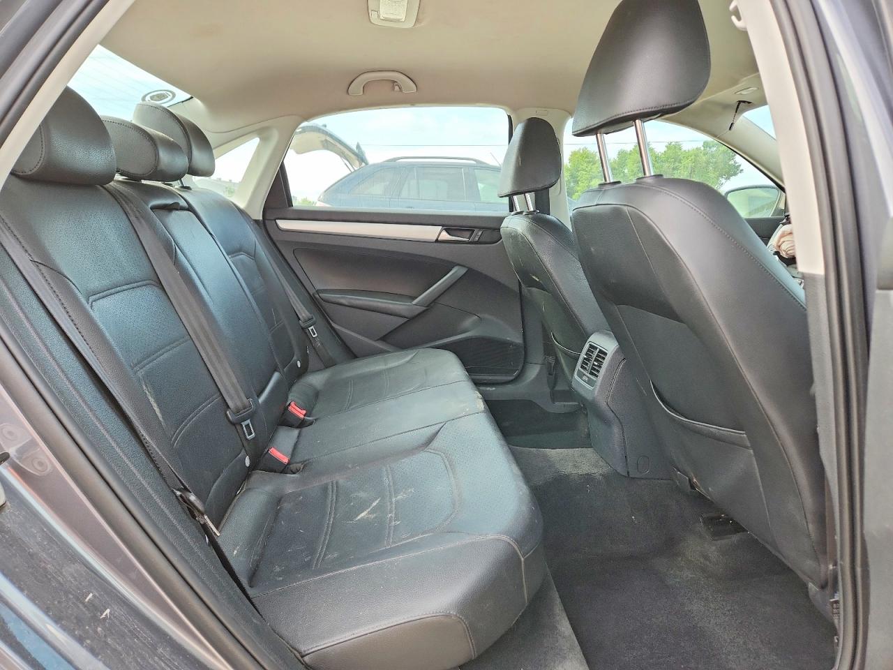 2013 VOLKSWAGEN PASSAT