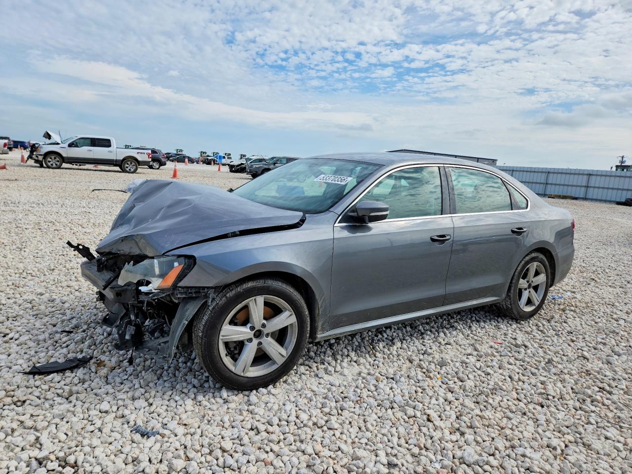 2013 VOLKSWAGEN PASSAT