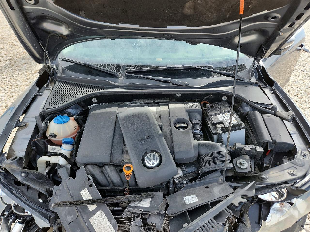 2013 VOLKSWAGEN PASSAT
