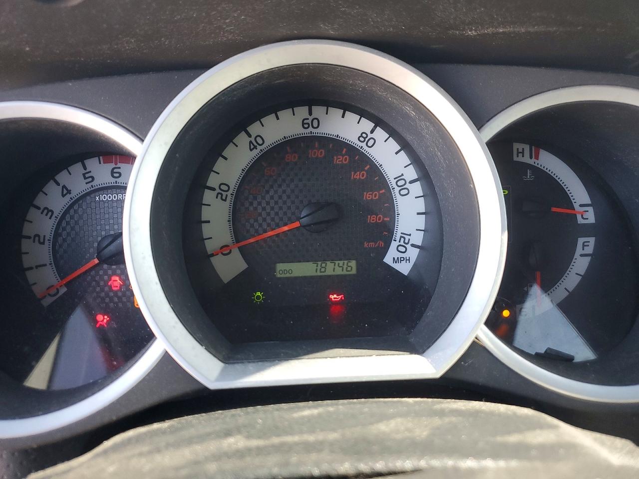 2014 TOYOTA TACOMA