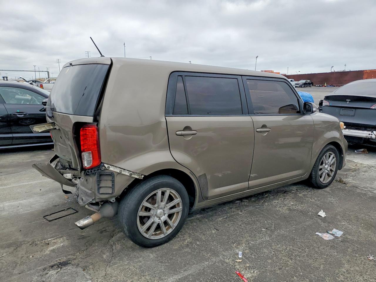 2011 TOYOTA SCION