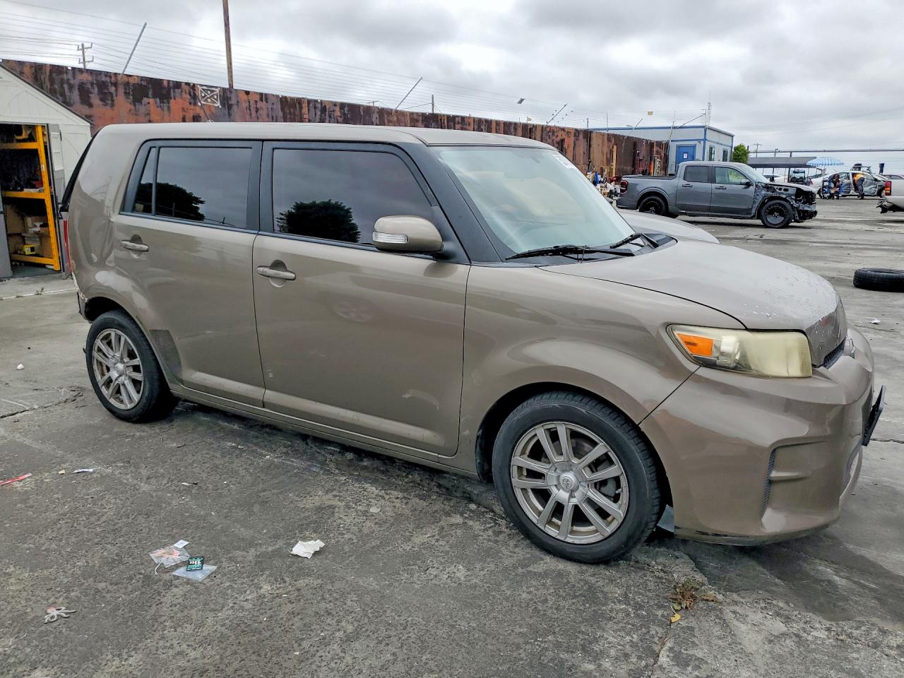 2011 TOYOTA SCION