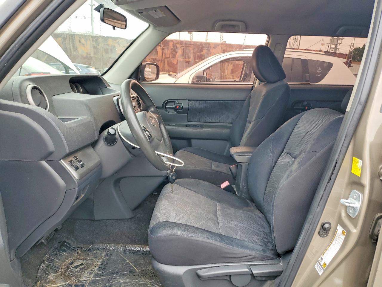 2011 TOYOTA SCION