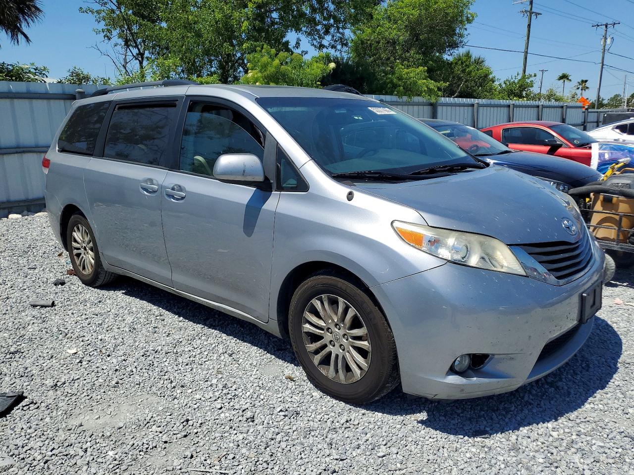 2012 TOYOTA SIENNA XLE