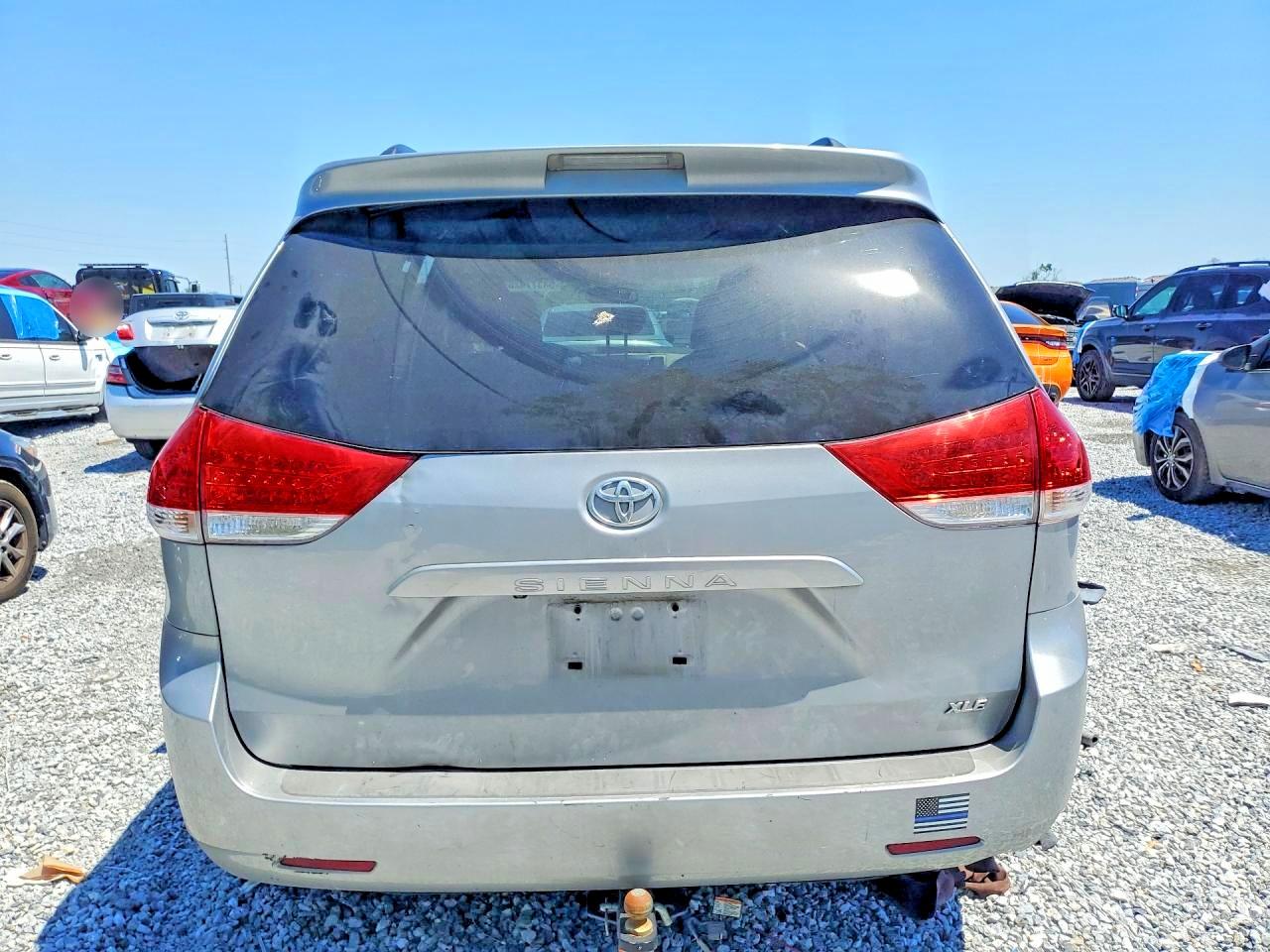 2012 TOYOTA SIENNA XLE