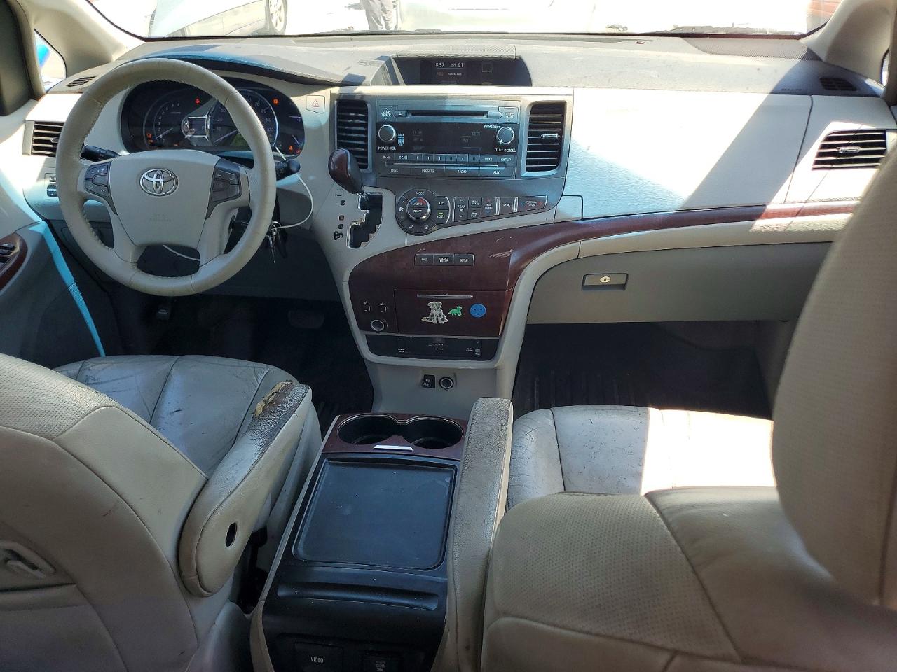 2012 TOYOTA SIENNA XLE