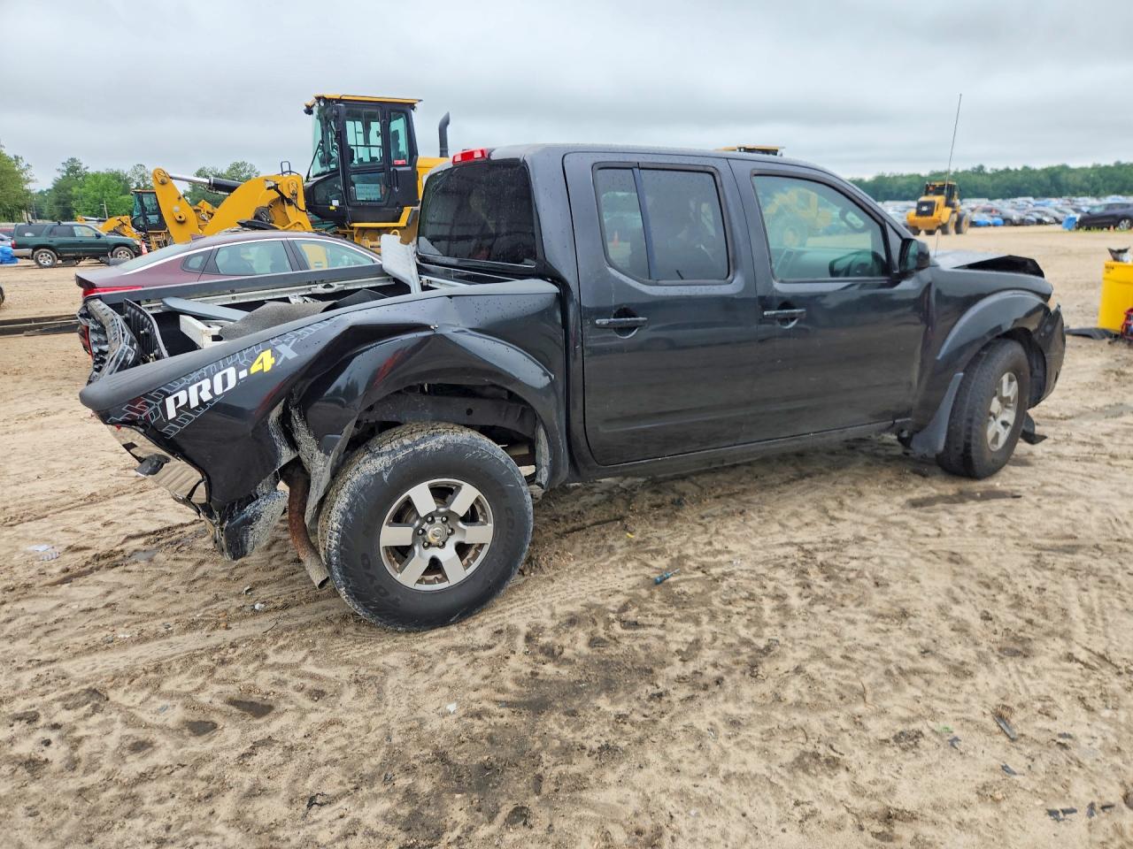 2013 NISSAN FRONTIER