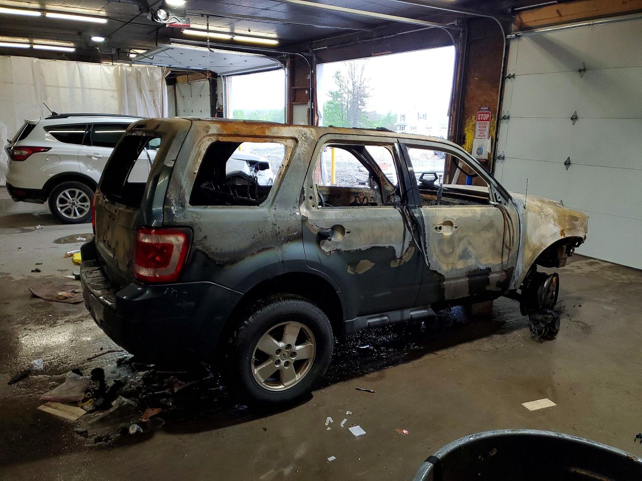 2011 FORD ESCAPE