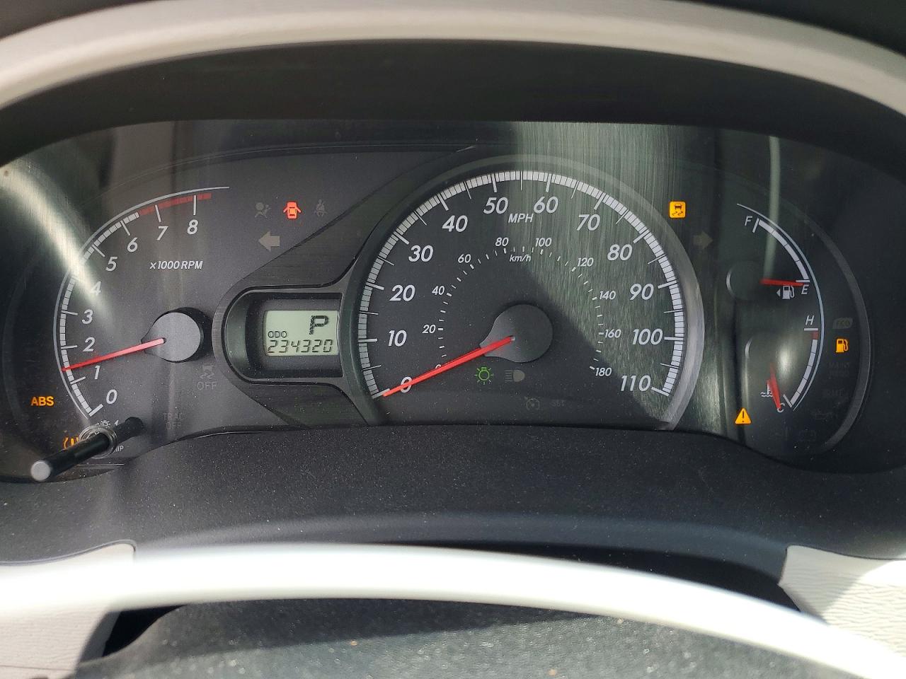 2011 TOYOTA SIENNA