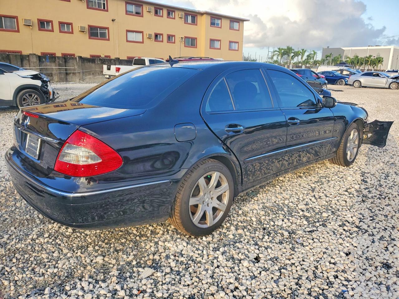 2007 MERCEDES-BENZ E-CLASS
