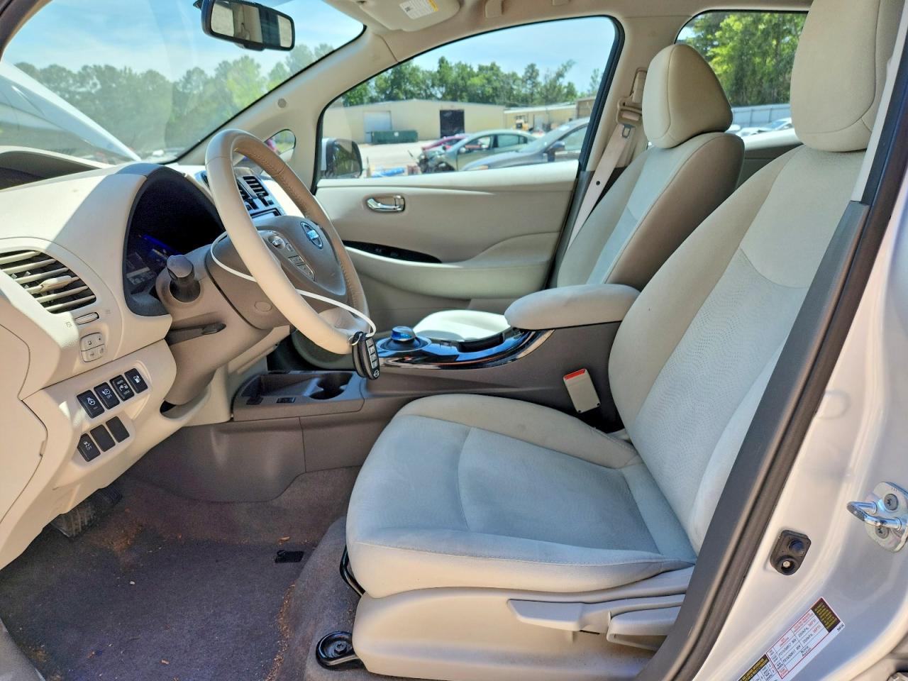 2016 NISSAN LEAF