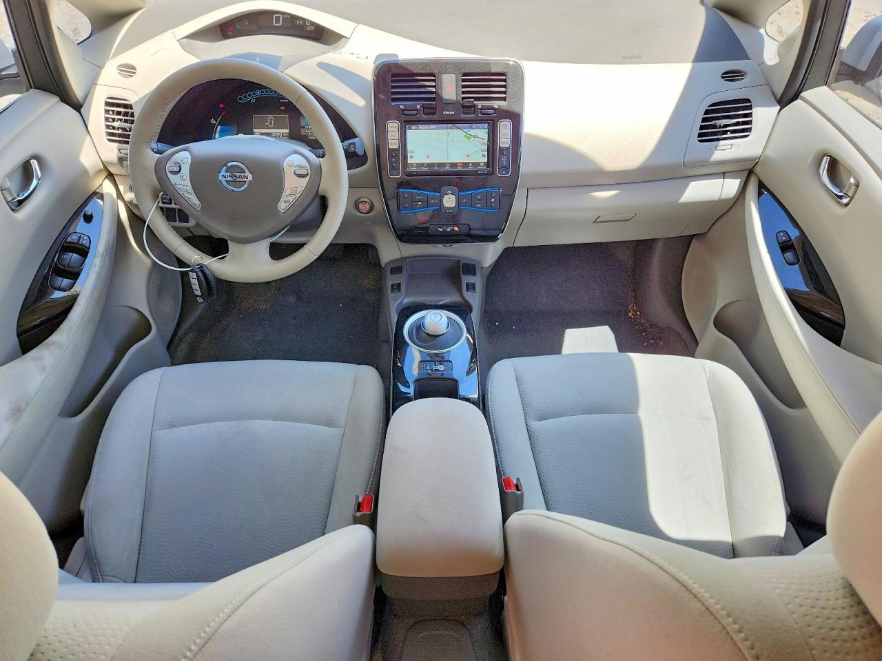 2016 NISSAN LEAF